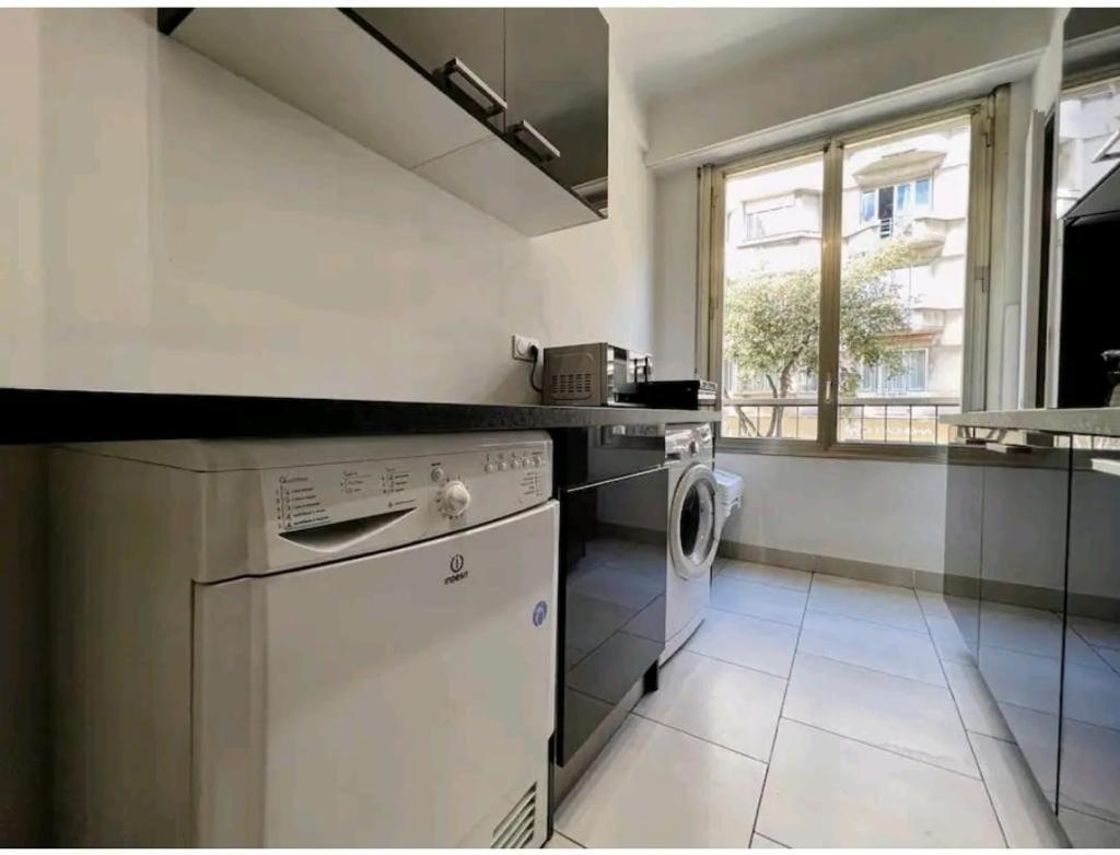 - Promenade Des Anglais - Climatise, 4 Pers Apartment Nice Bagian luar foto